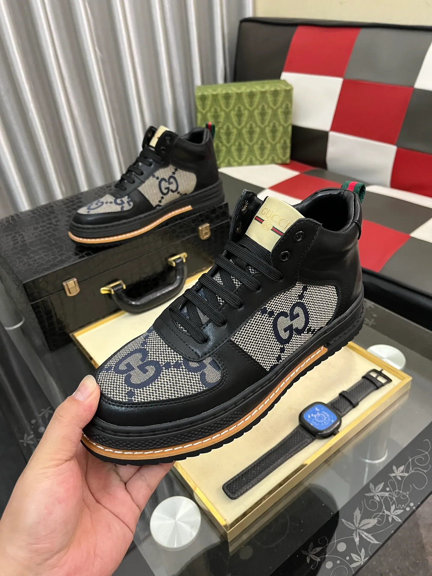 Men's shoes💰: 420⌚️⌚️[GUCCI sheepskin lining] Men's classic Gucci high-top casual shoes, original quality💯The upper is made of imported Italian cowhide and sheepskin lining, with fine workmanship and high-end atmosphere. Has a fashionable and exemplary look. Original rubber wear-resistant outsole. Code number: 38-44